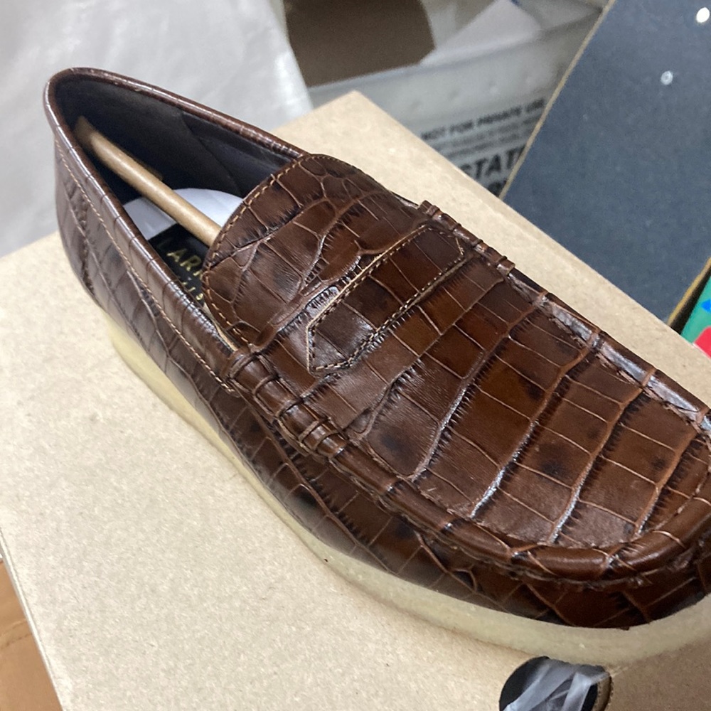 Clarks Wallabe loafer in brown croc